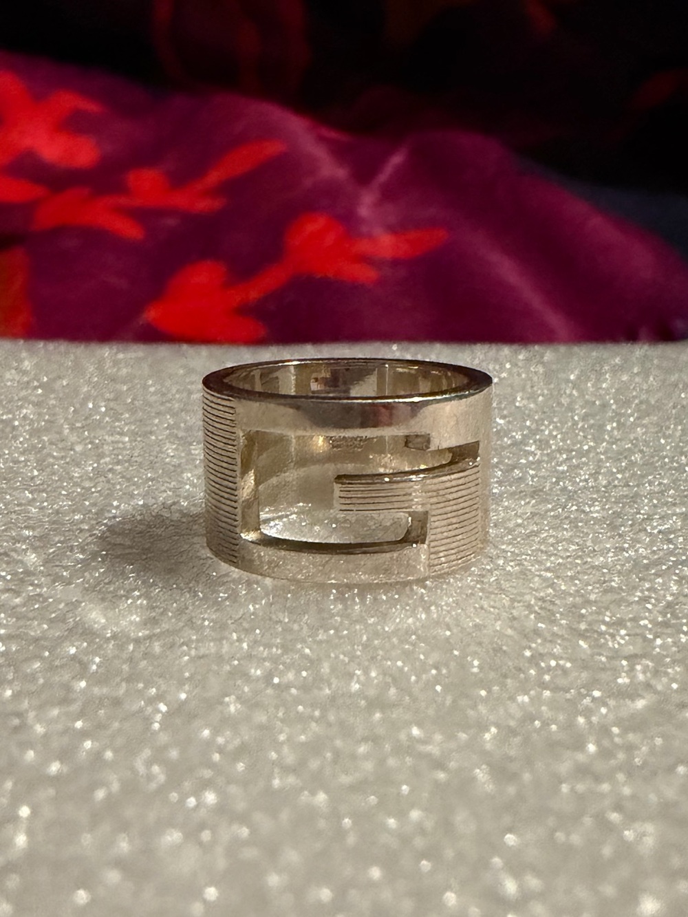 Gucci silver ring size 12 (6 US)